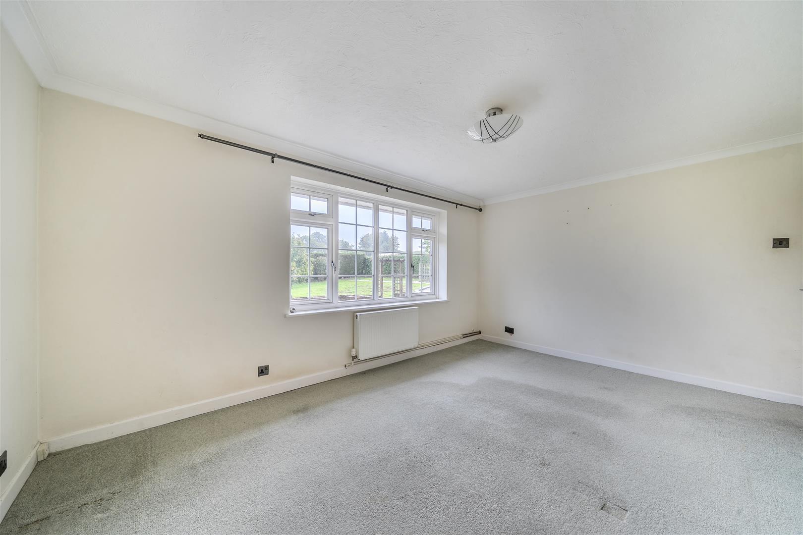 Property Image e6d1b216-52db-46db-84d6-58c253240f96