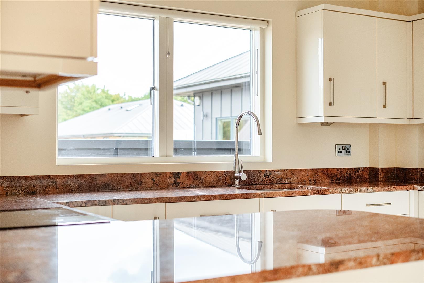 Property Image e6f5c321-3f2a-4cf0-bdad-2e2f08629980