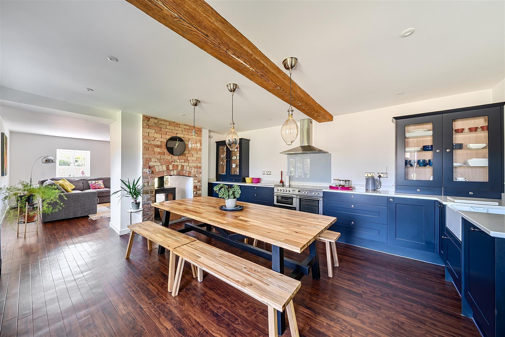 Property Image e6fcb4a9-f782-46d7-b098-4a1c9afb15aa