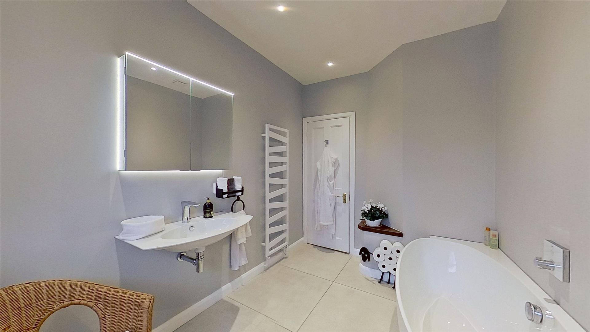 Property Image e703cf18-984e-4921-b4f8-6aea0c7e9d3c