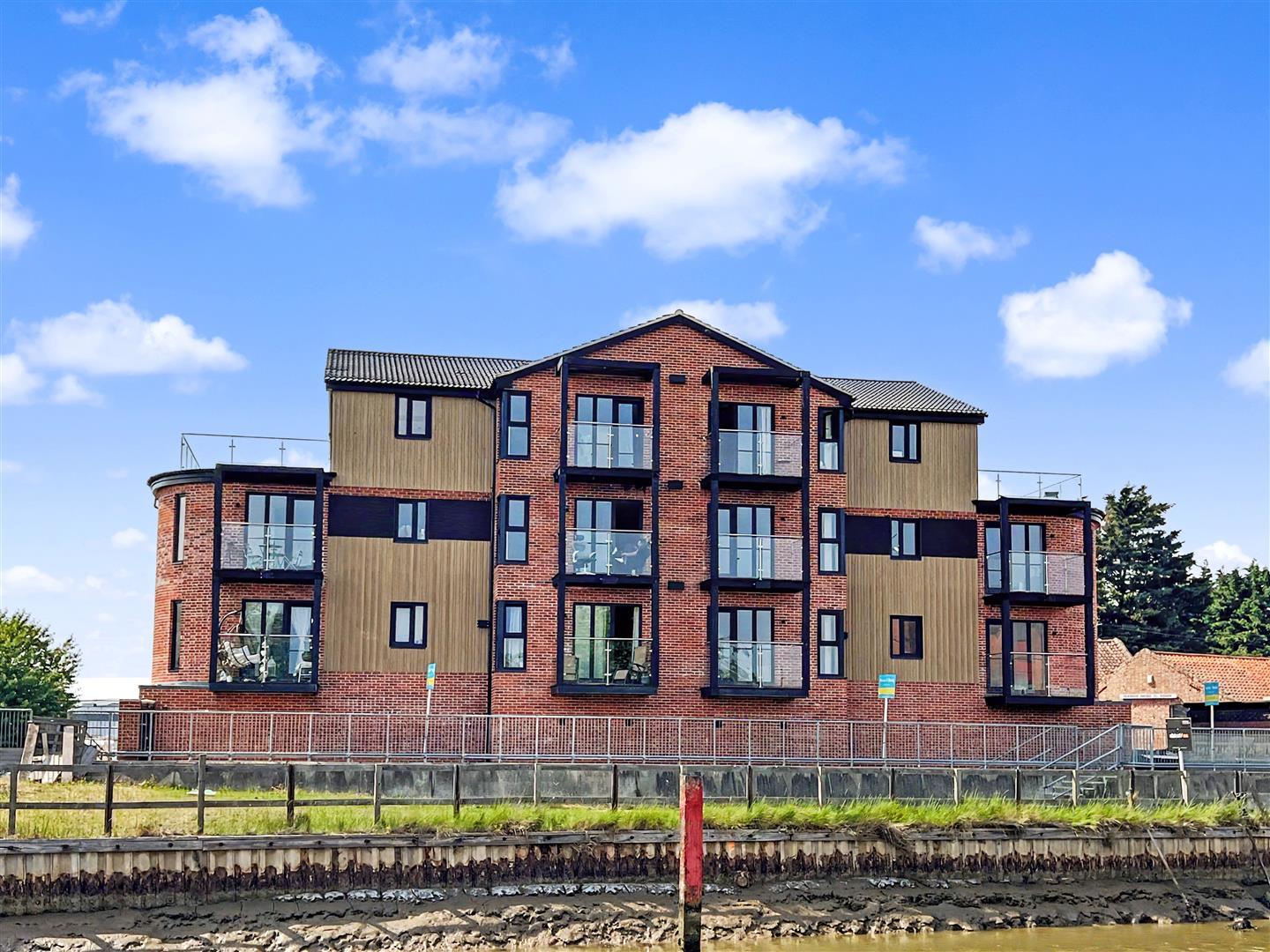 Property Image e706012e-4adc-428a-996e-10379a5d5620
