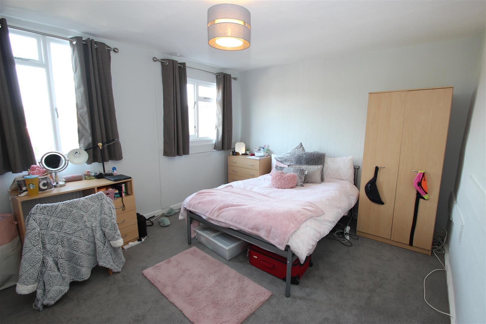 Property Image e7180054-644b-4867-98be-9d7b0d6563d3
