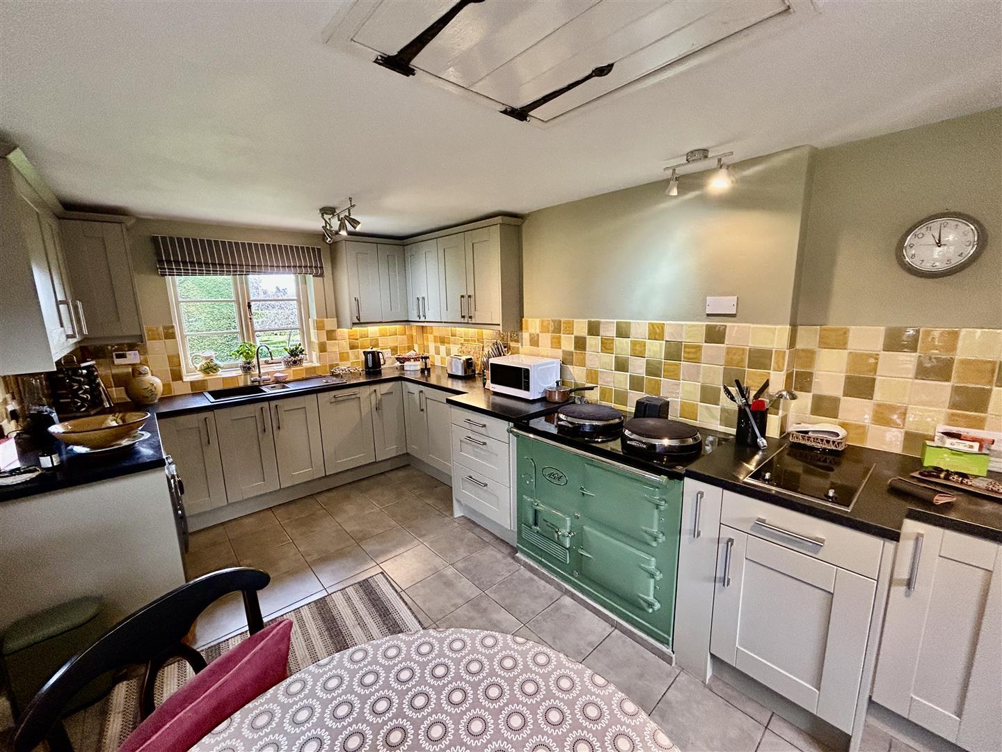 Property Image e71a5f4a-f02d-4e00-ac65-49279f5fbc86