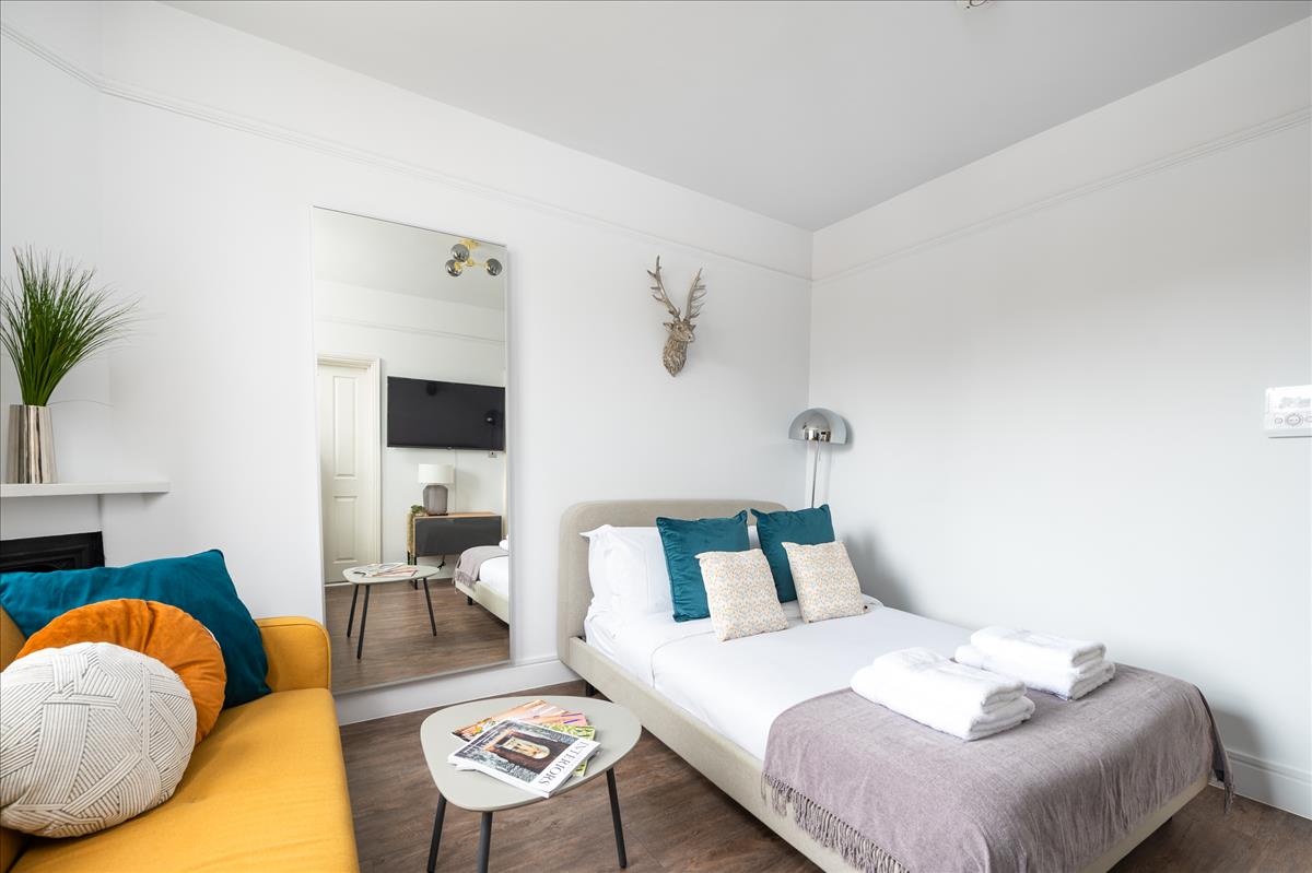 Property Image e732fa00-07fe-4f41-b808-7fd8862fcb8f