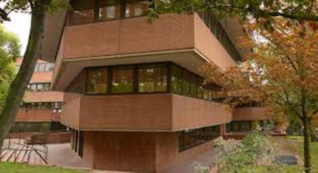 Property Image e73e2a00-e519-4869-8a81-30227102193a