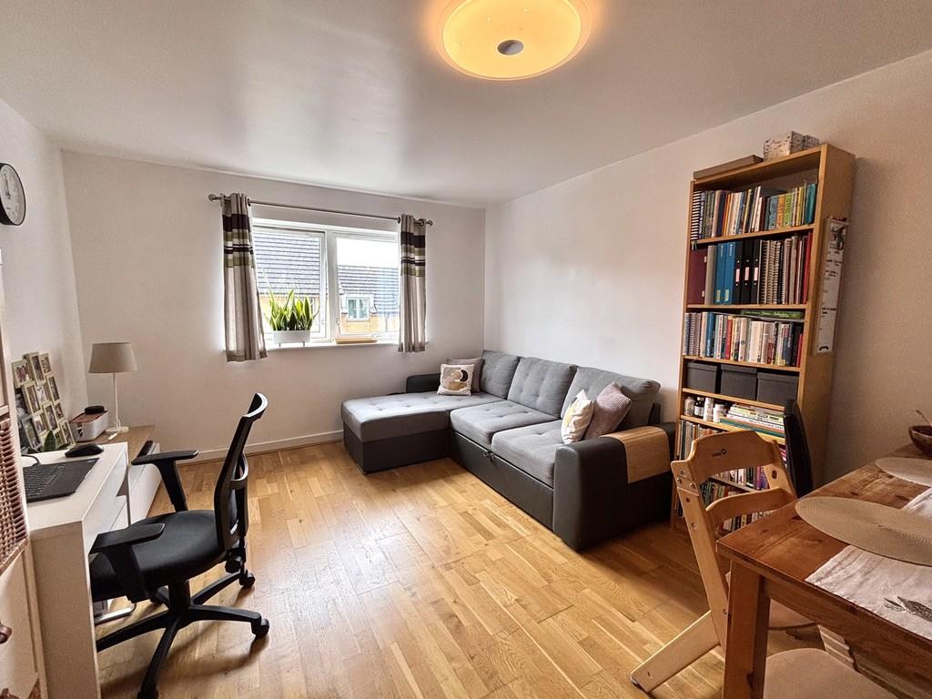 Property Image e785636e-0e11-491f-8539-d8d3b046e9be