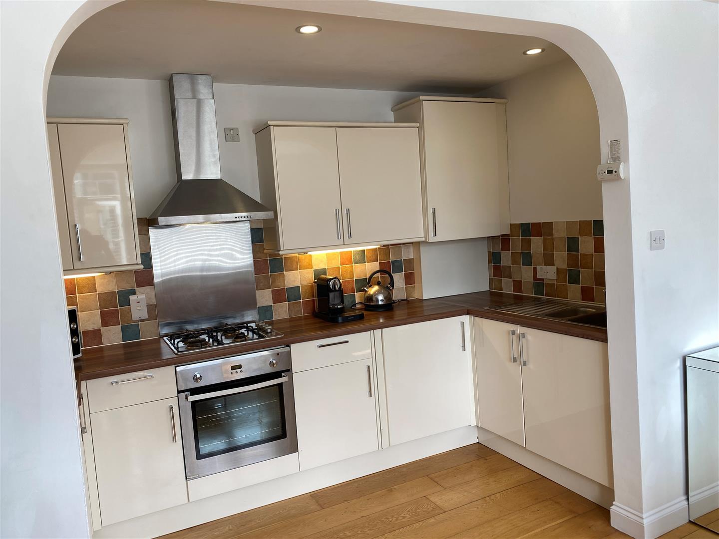 Property Image e7a5db2a-67e9-4e4d-8b93-3ec3be0327a5