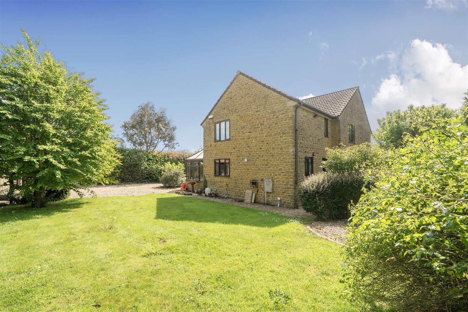 Property Image e7a62d01-3238-4a71-b409-550a2f875dbc