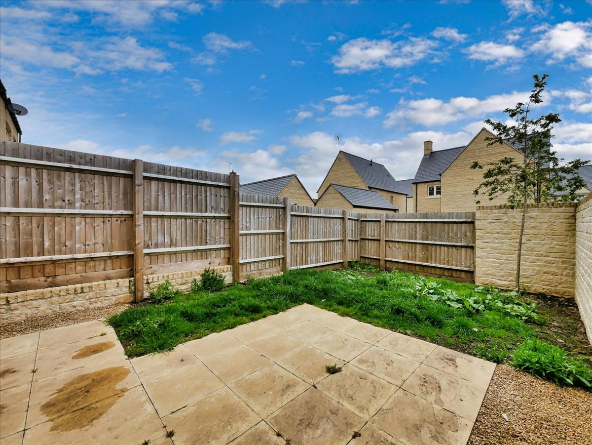 65 night Rear garden