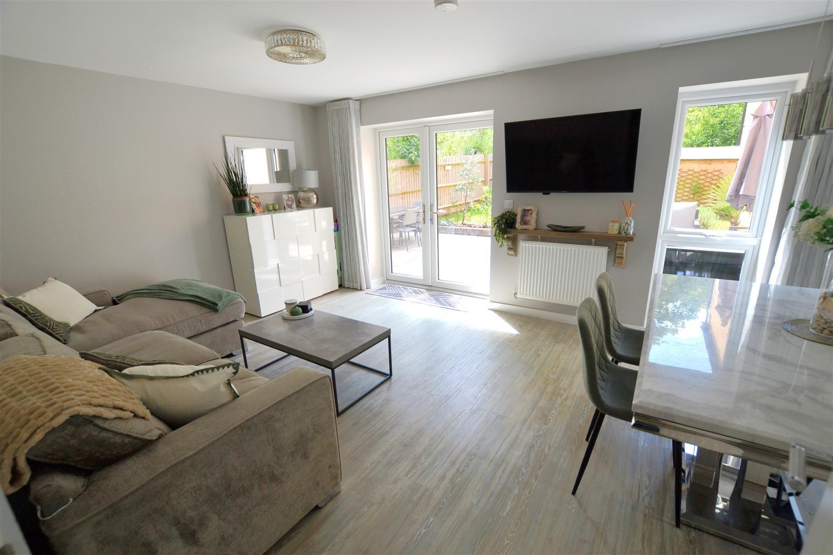 Property Image e7c4545d-8140-4f30-be7b-3d87d6388e3e