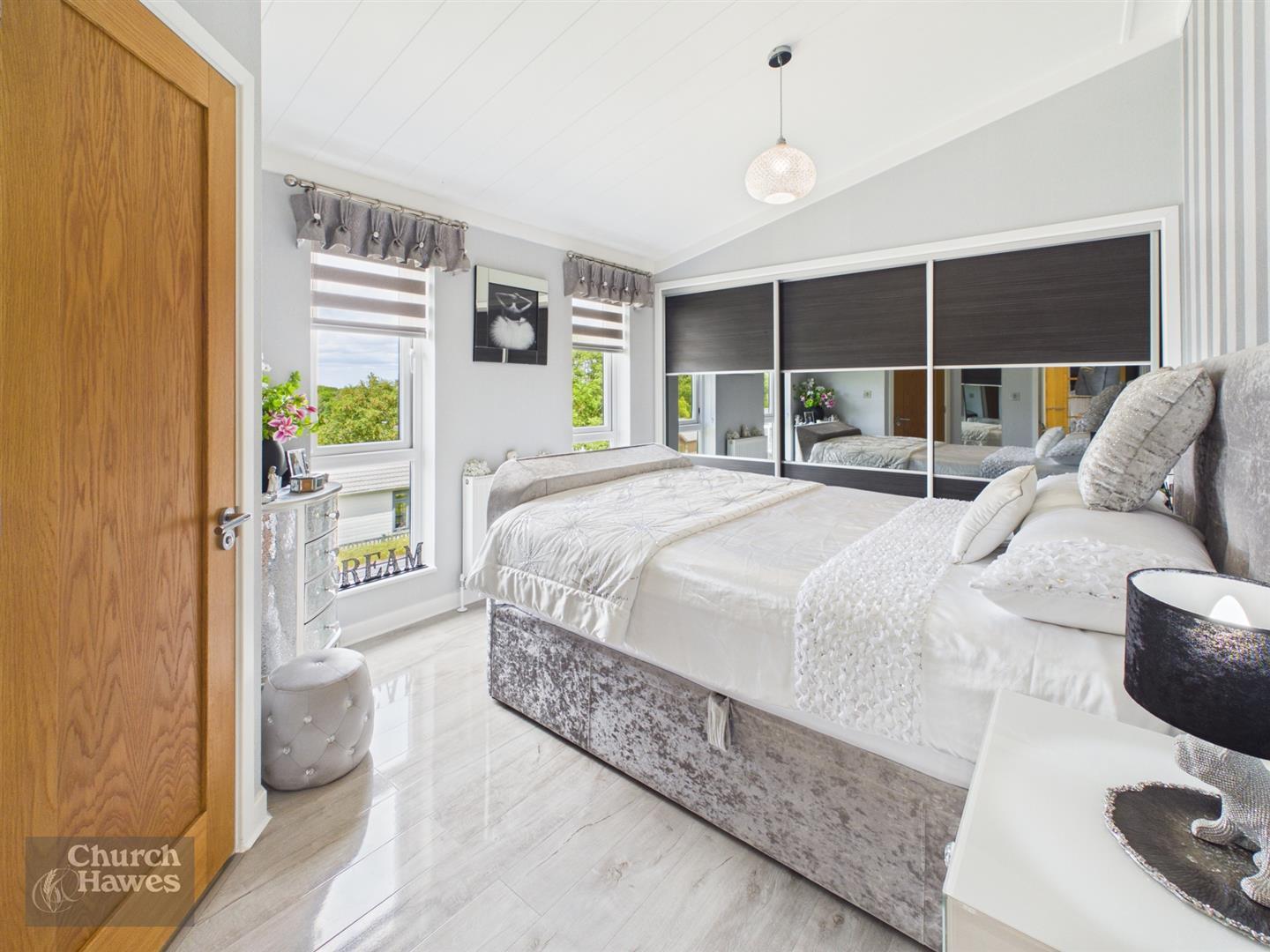 Property Image e7d5ae28-24a3-491c-856d-c85b82fbd268