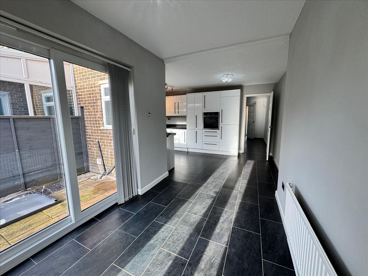 Property Image e7fbd6c0-1542-4fbc-83ff-aefa862f534e