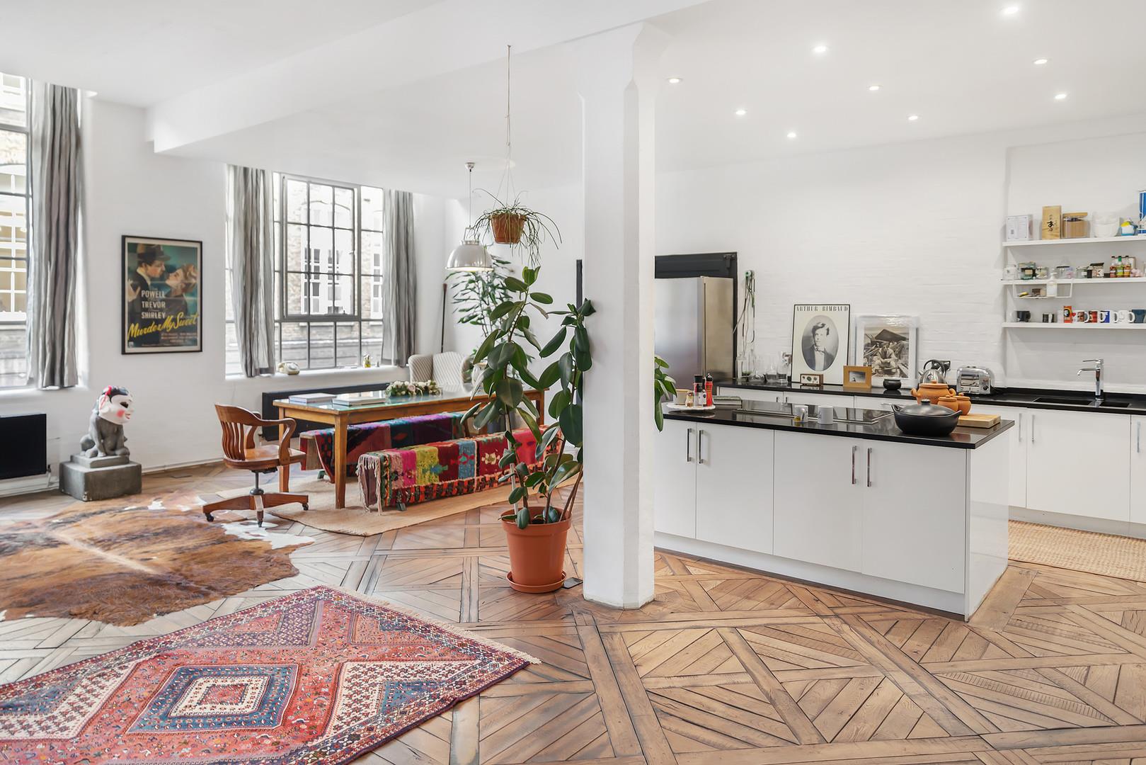 Two bedroom two bathroom 1600 square foot warehouse apartment for let in shoreditch ec2a