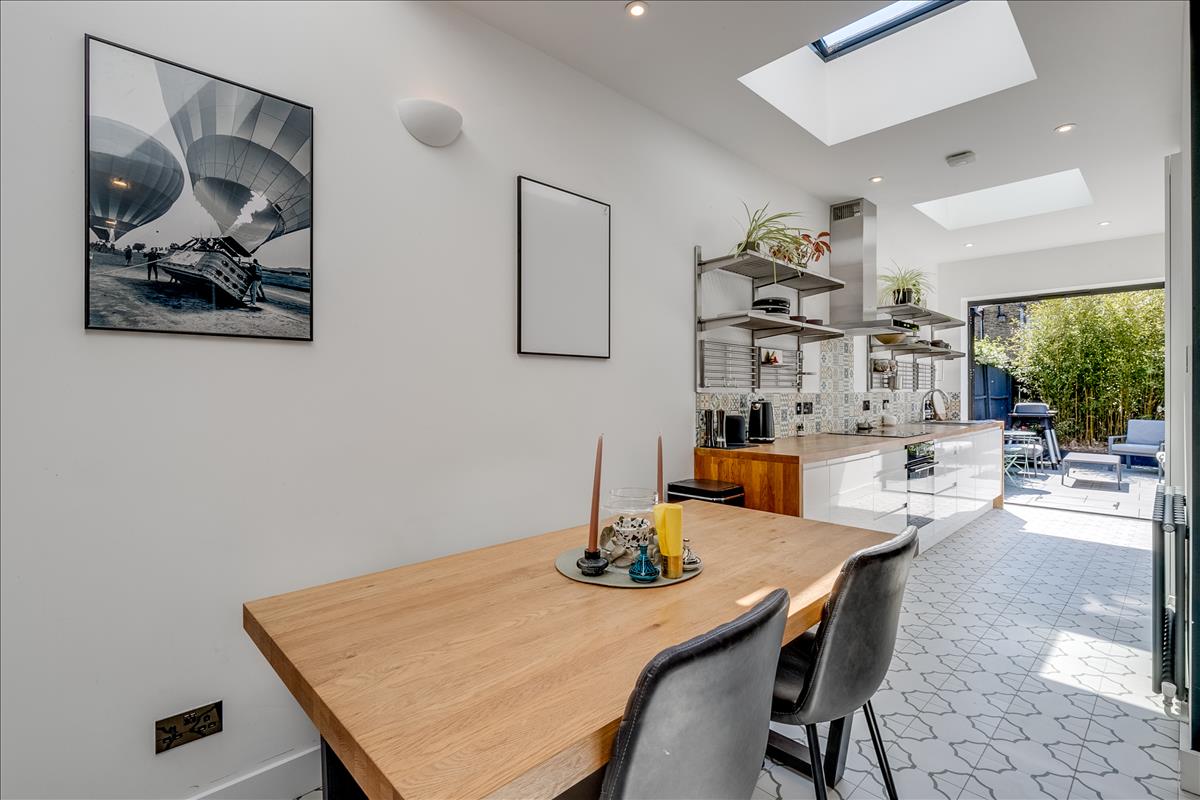 Property Image e80d16e1-1c02-40ea-910c-df0573f53115