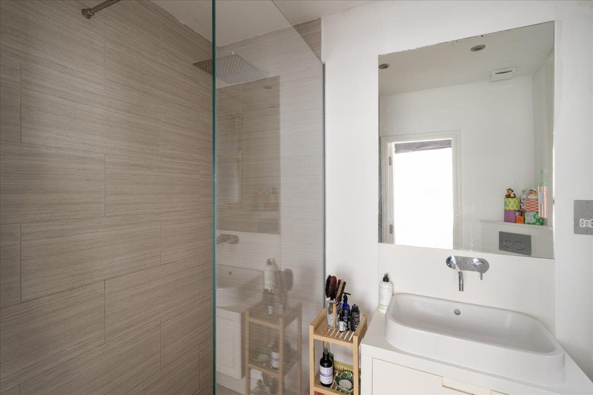 Property Image e80f6812-d72e-45e8-a3ae-54219a493f5d