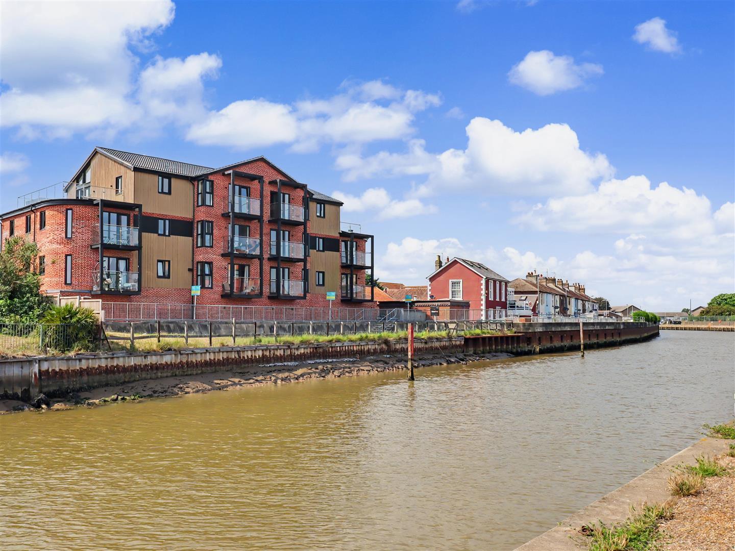 Property Image e816997d-bc8c-4216-b70f-3ffd82b59c34