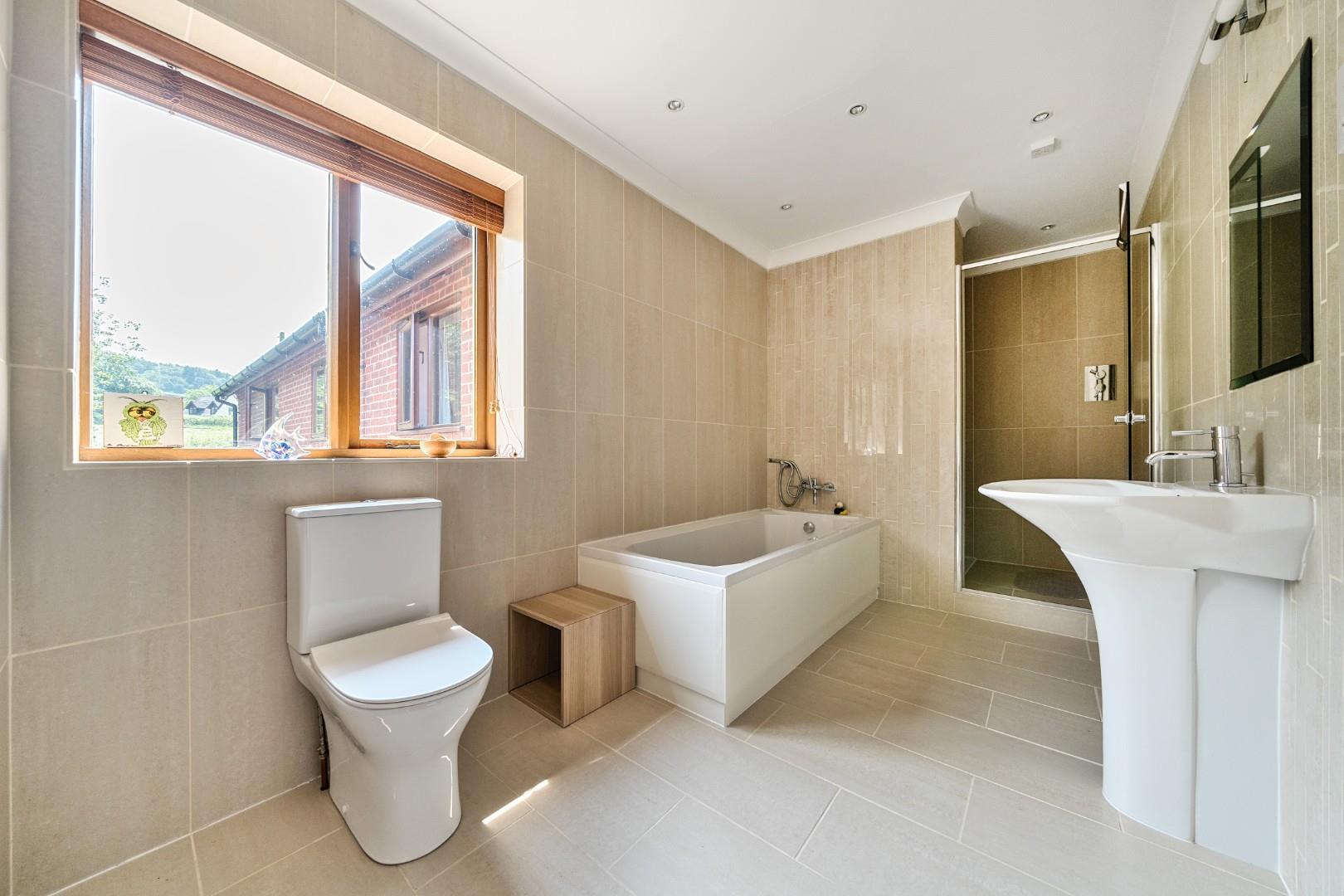 Property Image e81aa0a8-1393-4c2a-a0d8-a7376b261543