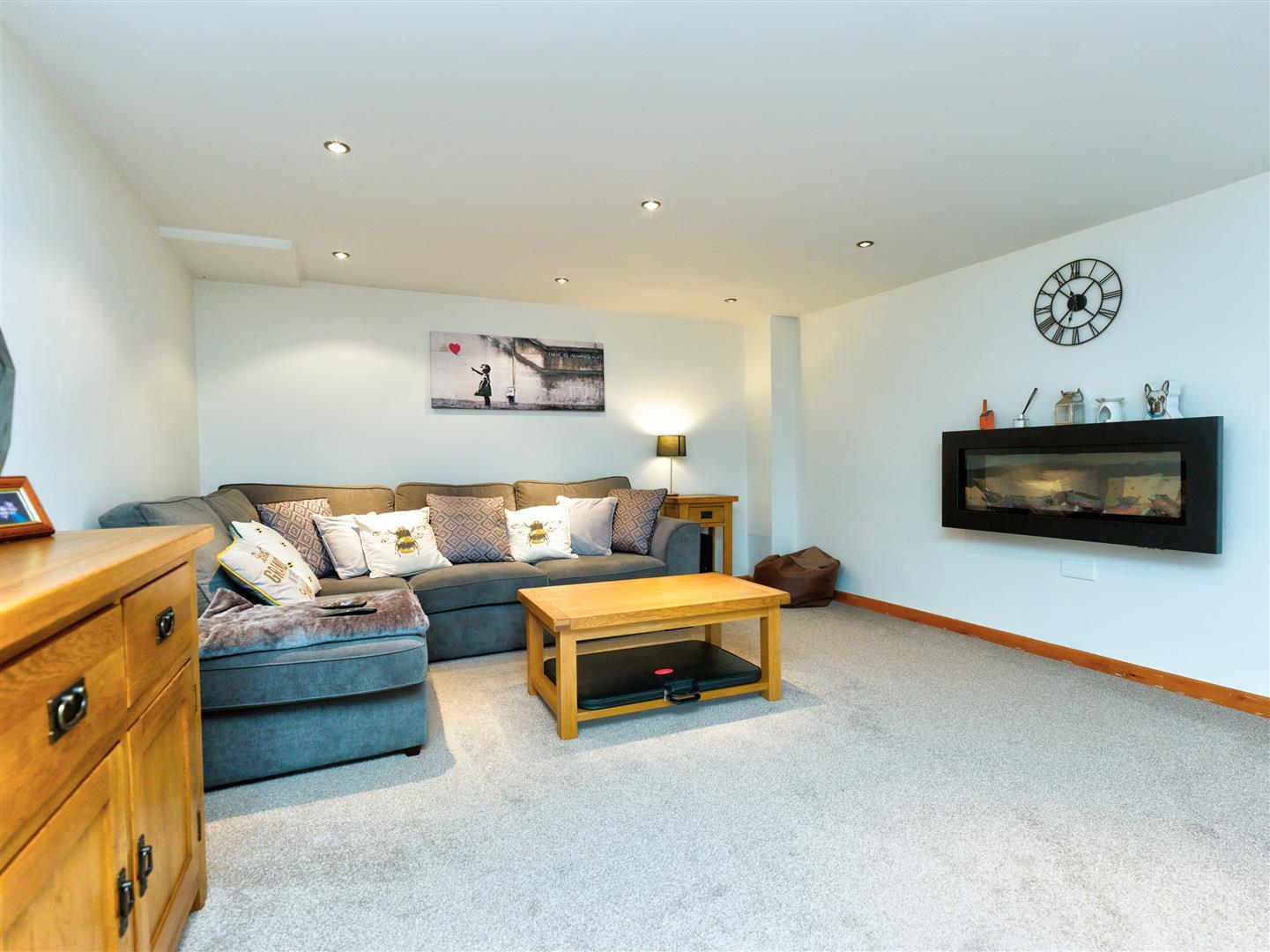 Property Image e827e722-ce77-428c-89fd-6593181a8270