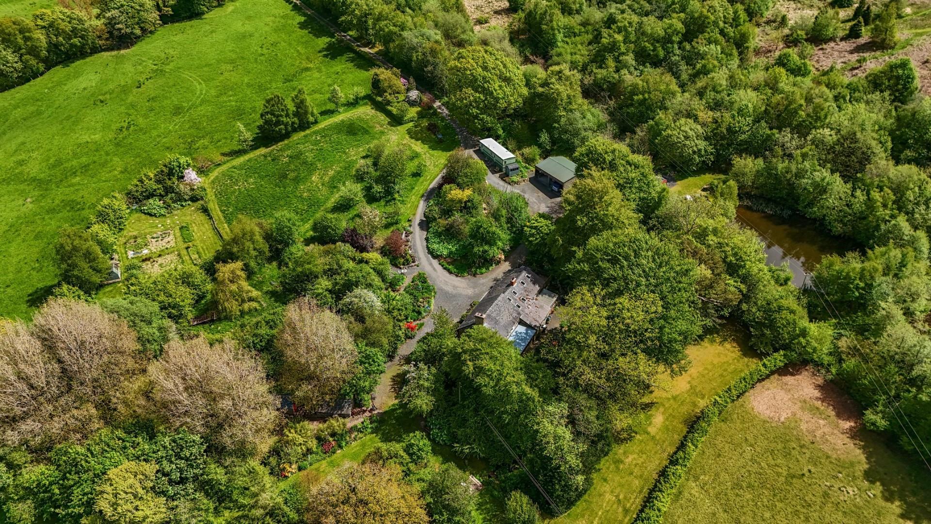 Property Image e82fdac6-f601-4d53-8f25-d87494e8f3fe