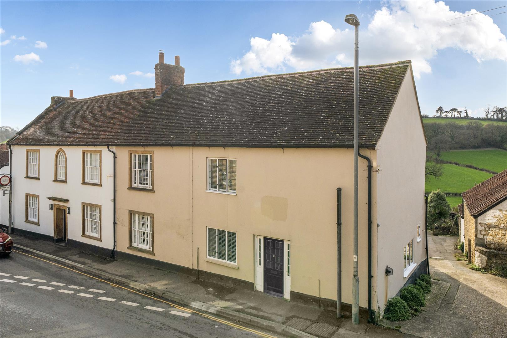 Property Image e83416f6-dd9b-4fef-b898-9c9837035b91