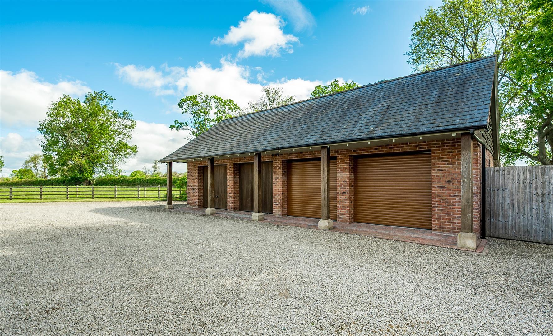 Property Image e850573d-f193-4636-85c7-a3b5871a292c
