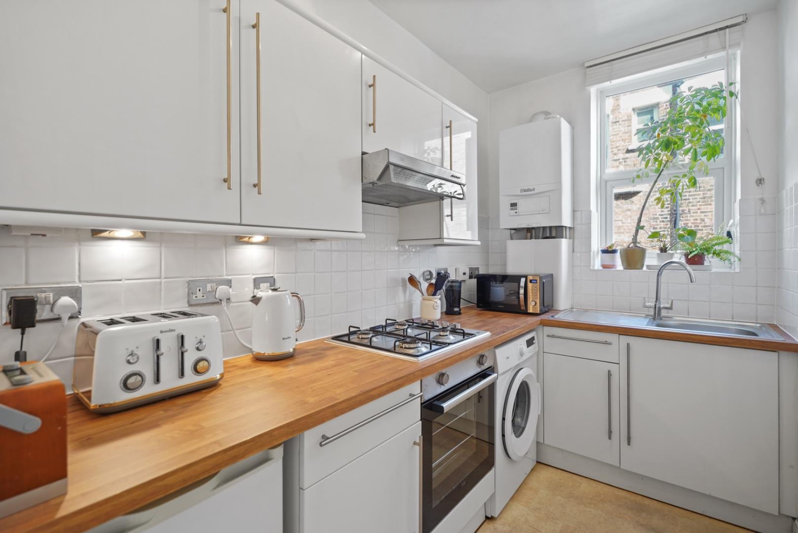Property Image e85d221f-3ee7-4349-bc3c-e4a0207d3760