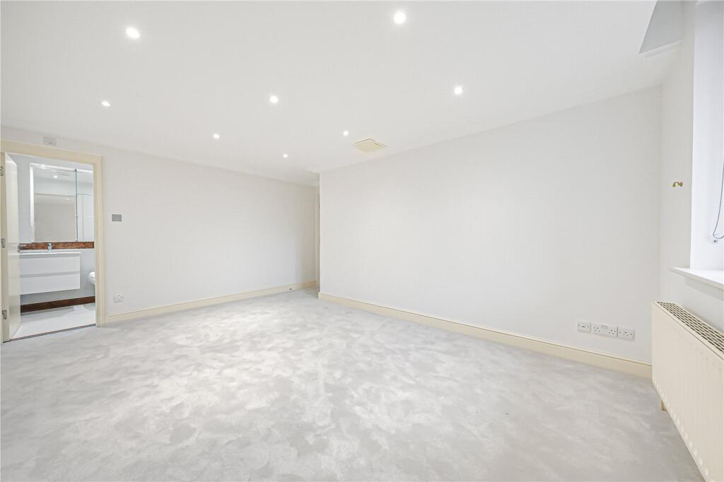 Property Image e899ed4c-395a-46de-965b-6688ea52faea