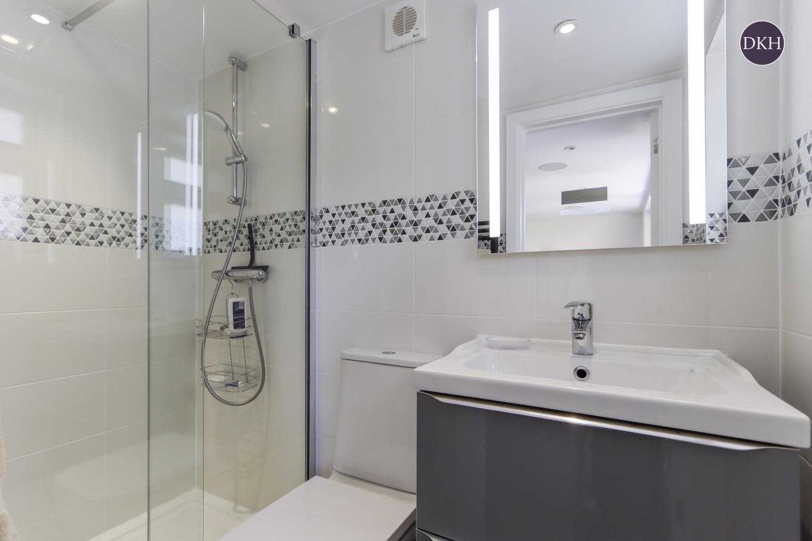 Property Image e89dad82-acdc-4265-b8a0-31881158c482