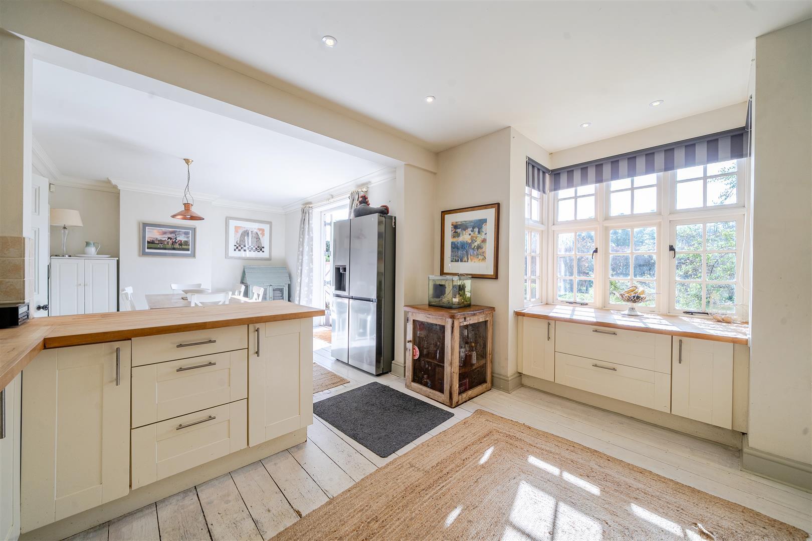 Property Image e8b7e4aa-4b5b-444b-a7c9-9e47e8b2f065
