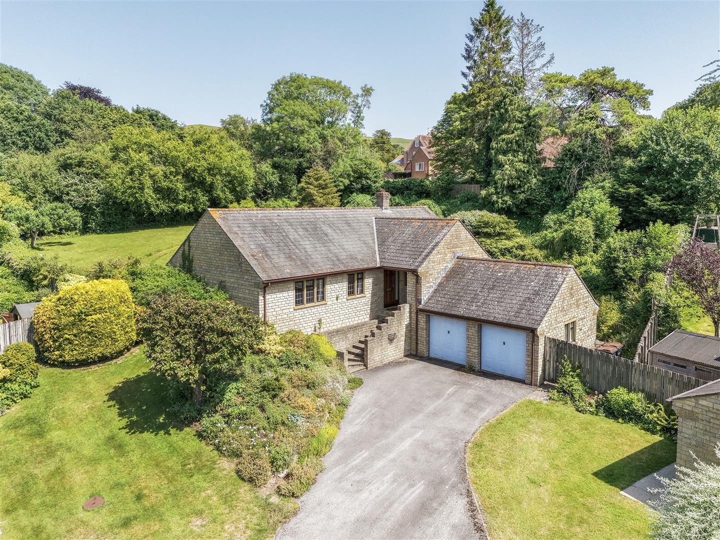 Property Image e910829f-25f5-46bf-aecb-eb6d15c72780