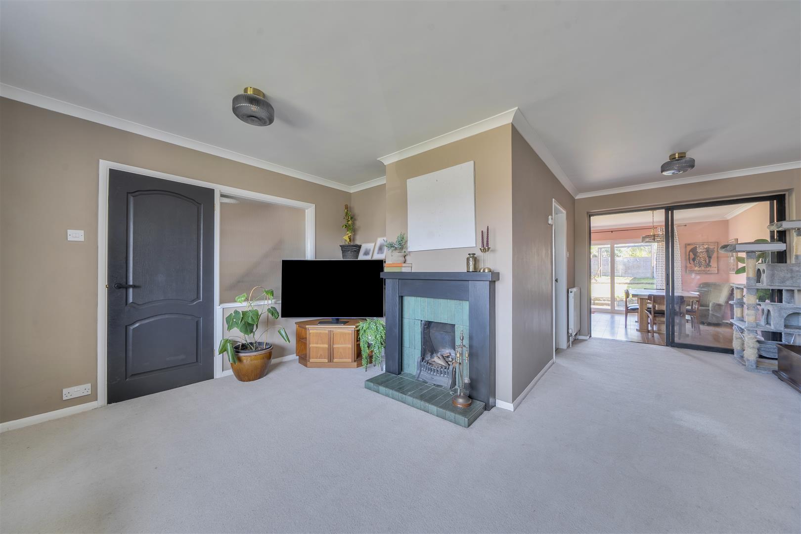 Property Image e93617f0-55c2-4e35-b585-e109f96cc1f6