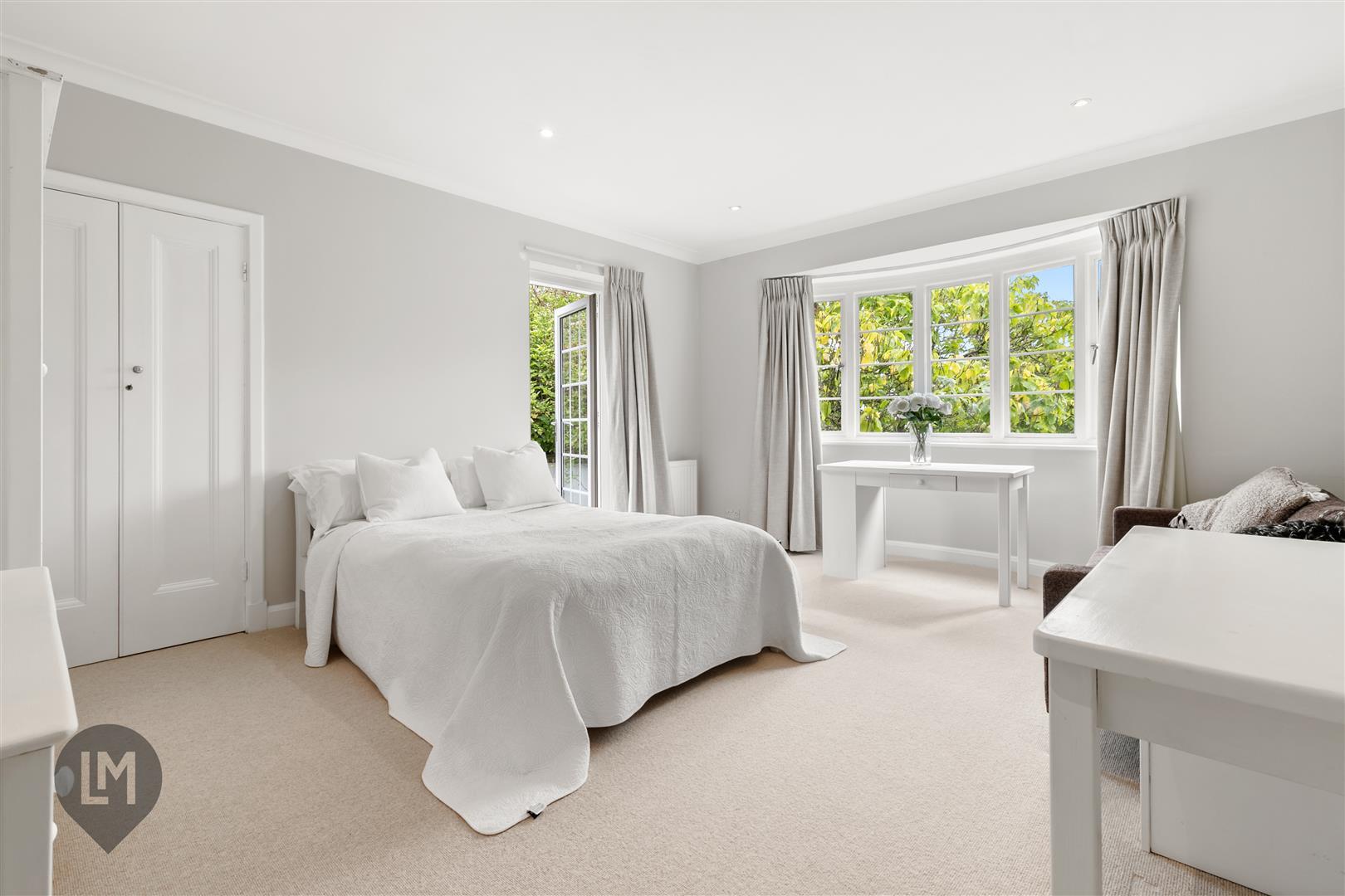 Property Image e943a7c0-5ab4-4ec4-96e9-b1609a9de0ed