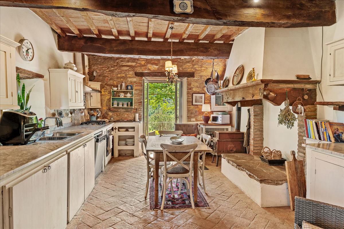 Property Image e9586345-5326-47ce-9e12-93b7883f869f