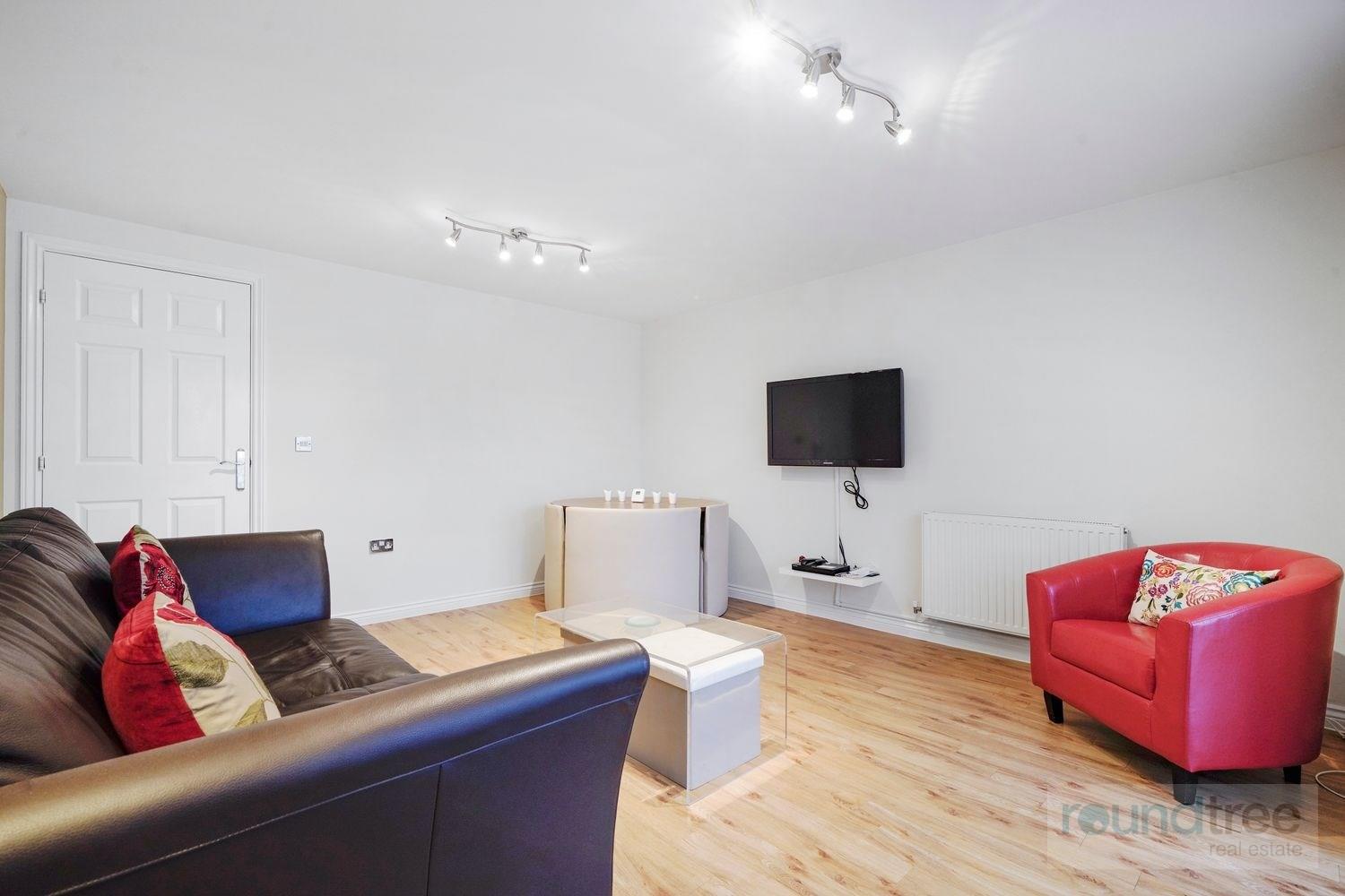 Property Image e95fd373-c7f6-4089-8b73-5334df161778