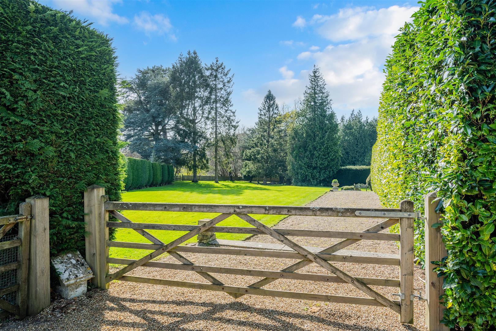 Property Image e96d7bc8-633b-43f3-839f-b6248d603809