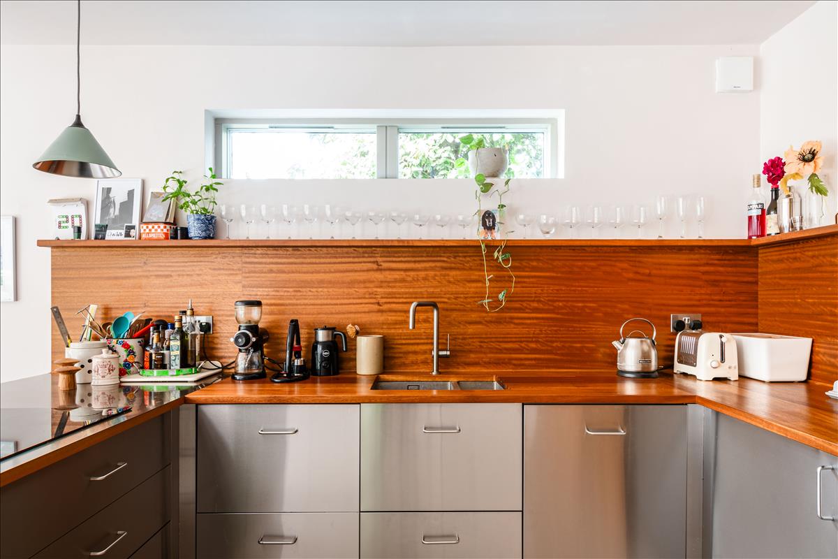 Three bedroom freehold modern house for sale in London Fields, Hackney, London, E8