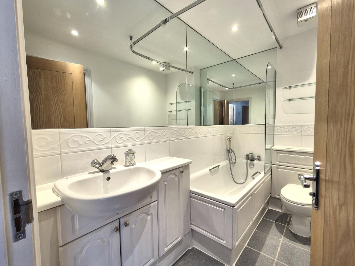 Property Image e97b5682-1eab-41a1-a15f-b9365f908c72