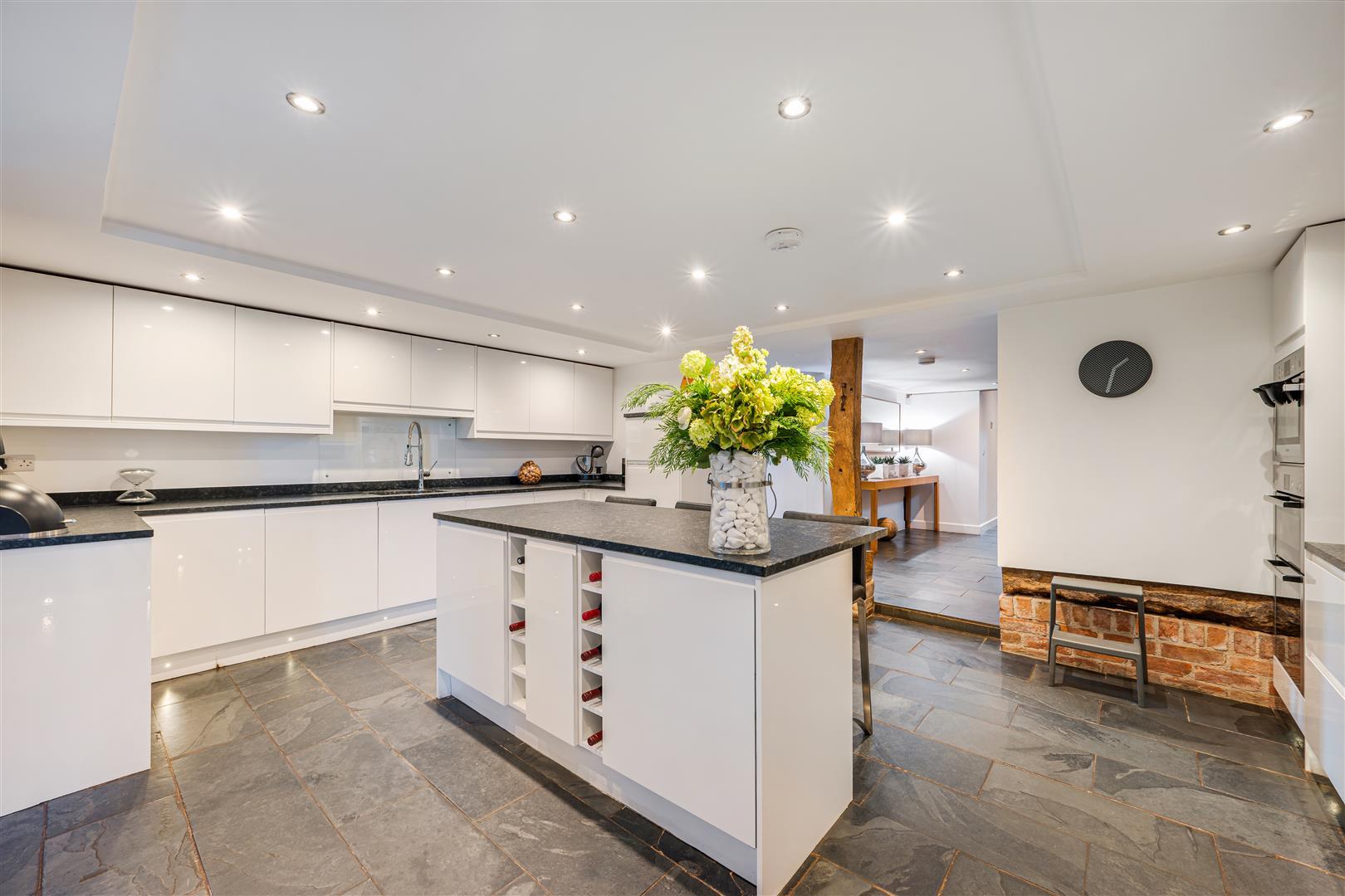 Property Image e9866ceb-c7a6-4687-8bee-582e62c7d1bf