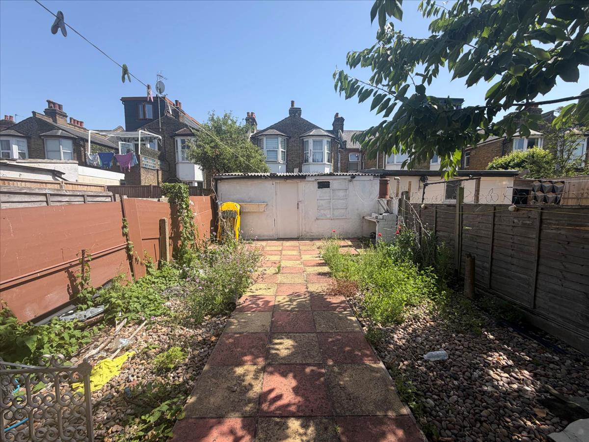 Property Image e9a27f79-371f-40fc-95de-ffa7feccf185