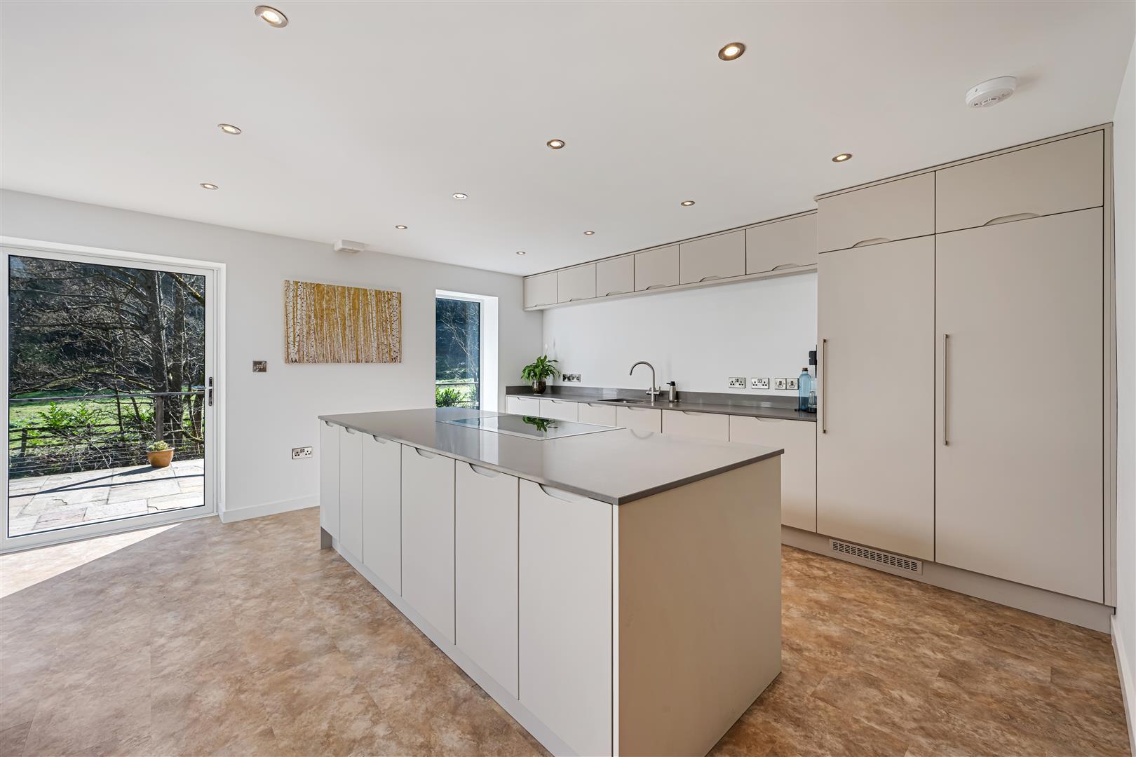 Property Image e9a4f3d8-fe5a-4694-9d75-14c9260d7e58