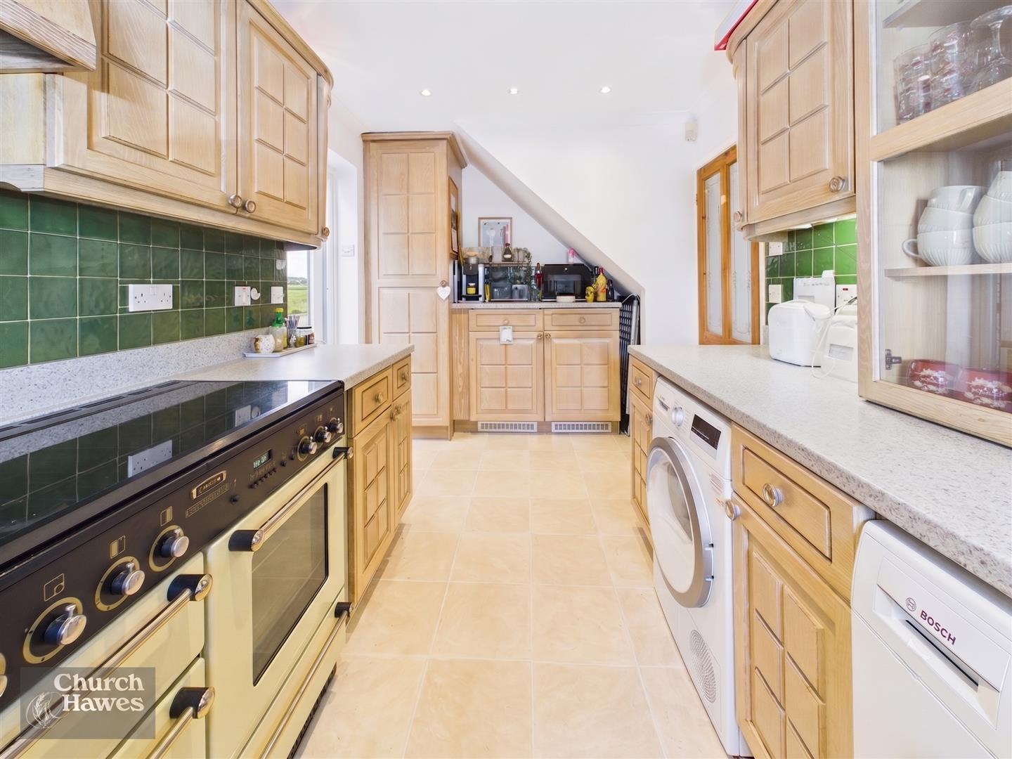 Property Image e9a670db-226f-438d-aecb-9eb2f5675eb9