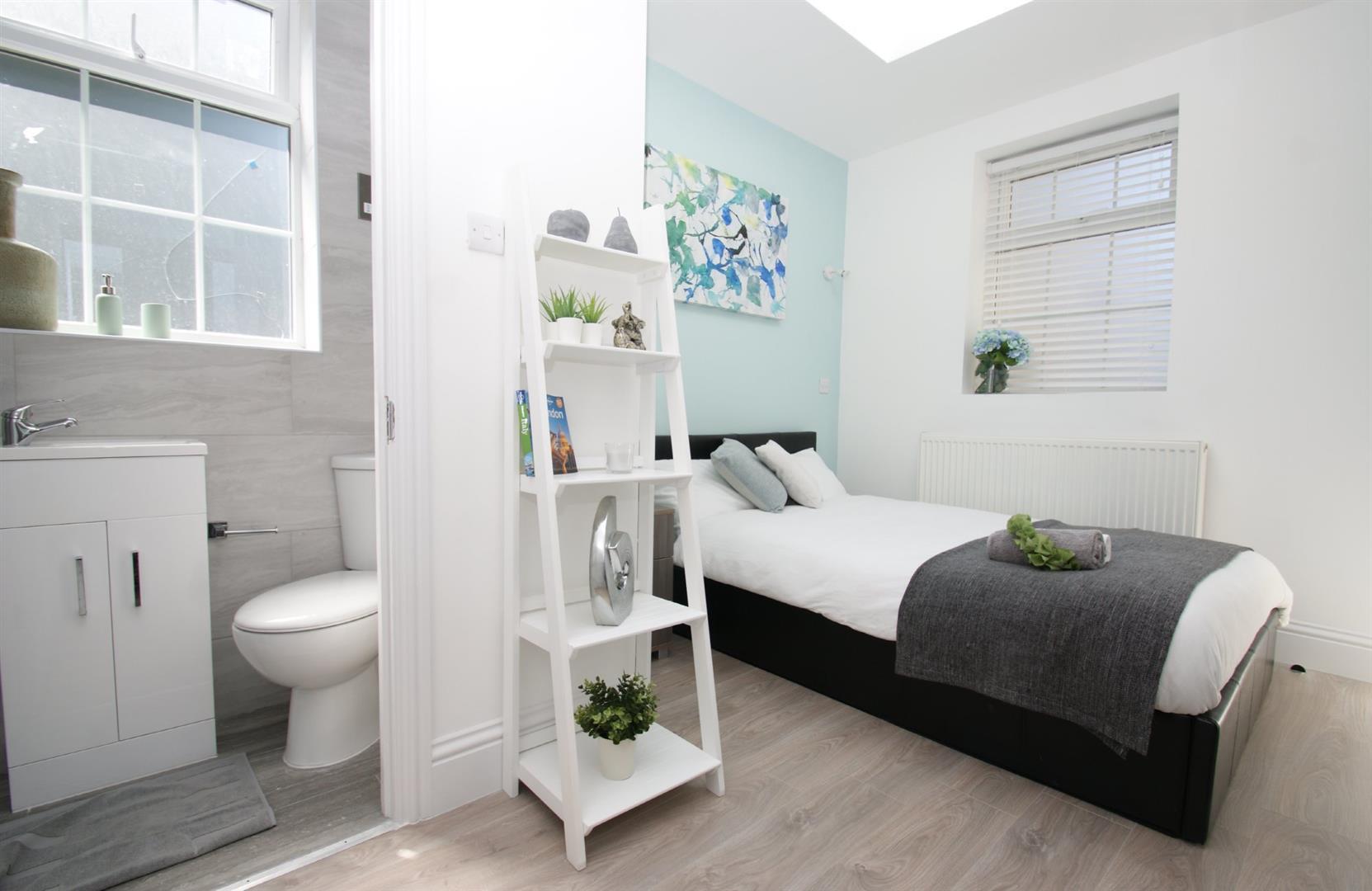 Property Image e9df4a54-34c3-41f0-9ab4-a501ff11c939