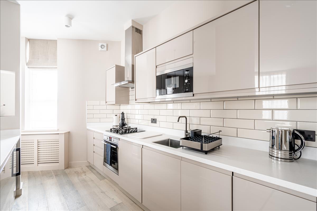 Newly refurbished two bedroom high end apartment for let in the exchange building Spitalfields E1