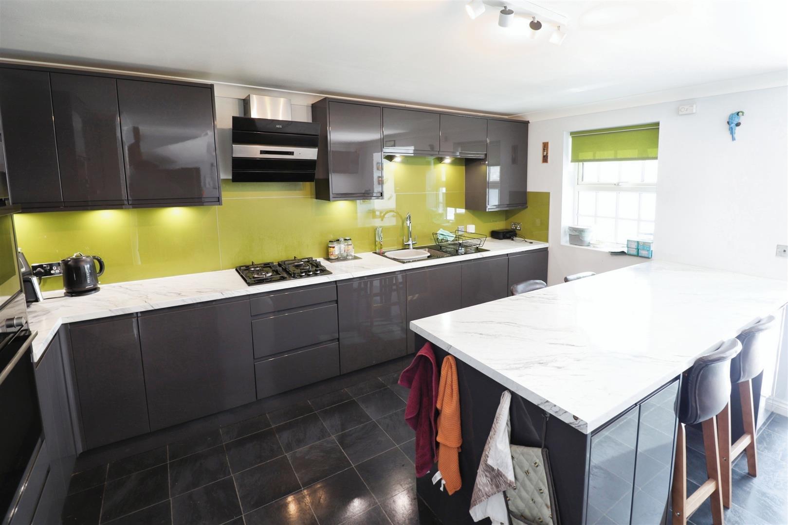 Property Image e9f34e86-41dc-4a8b-86c4-7904ec7c39e6