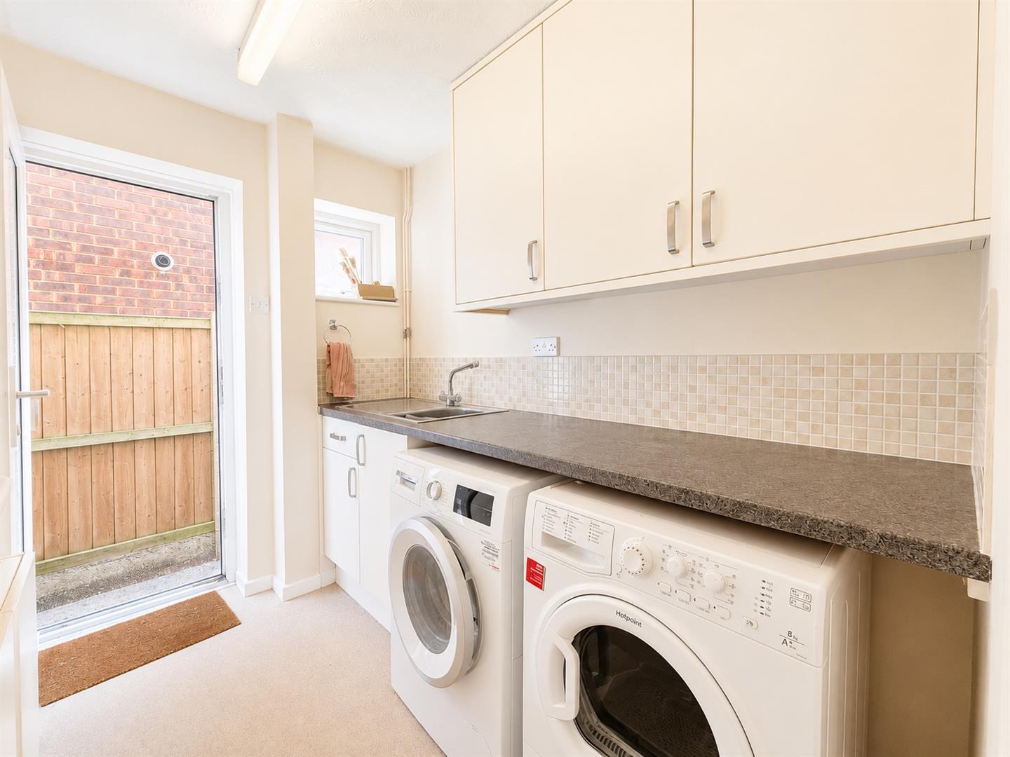 Property Image ea48df6d-d246-4c5b-a16b-f61832efaf80