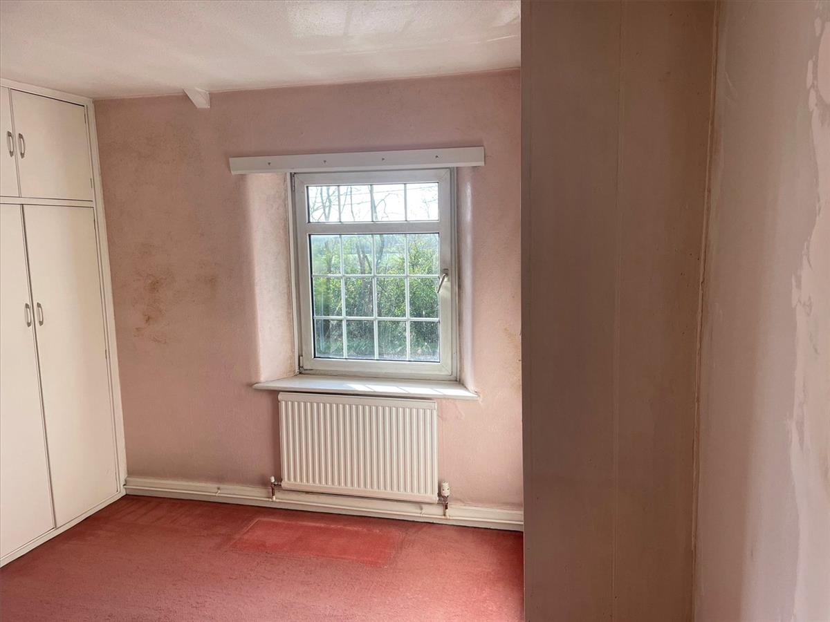 Property Image ea781ff8-4630-414f-8c26-976b35c5af46