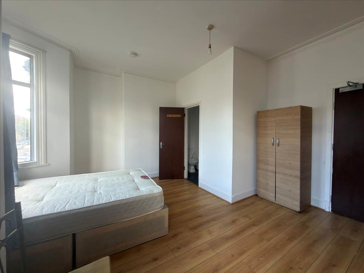 Property Image ea8d541a-1395-4295-92e5-48273961f1b1