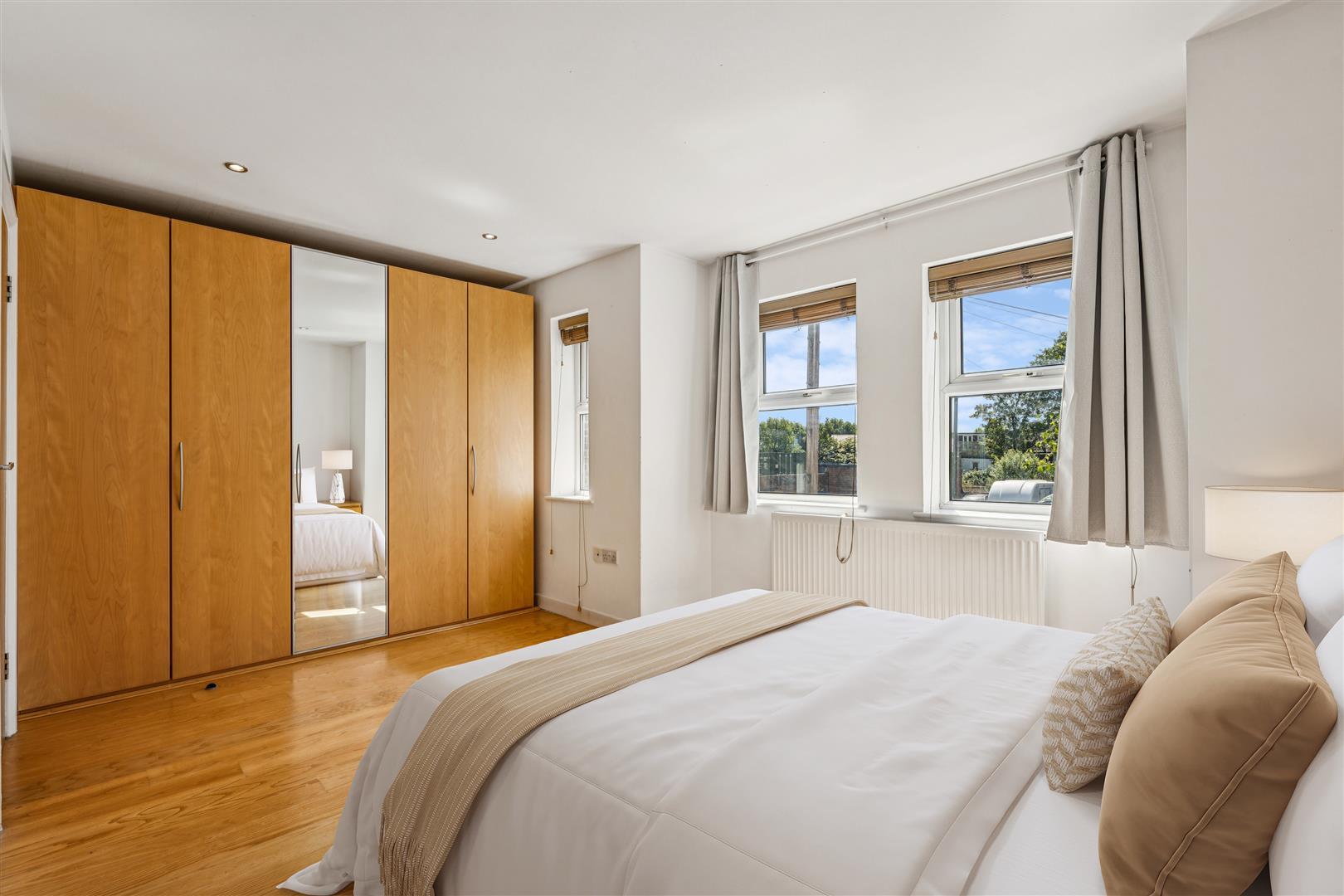 Property Image eaae18e0-80ff-49c3-8136-d50febbeefcc