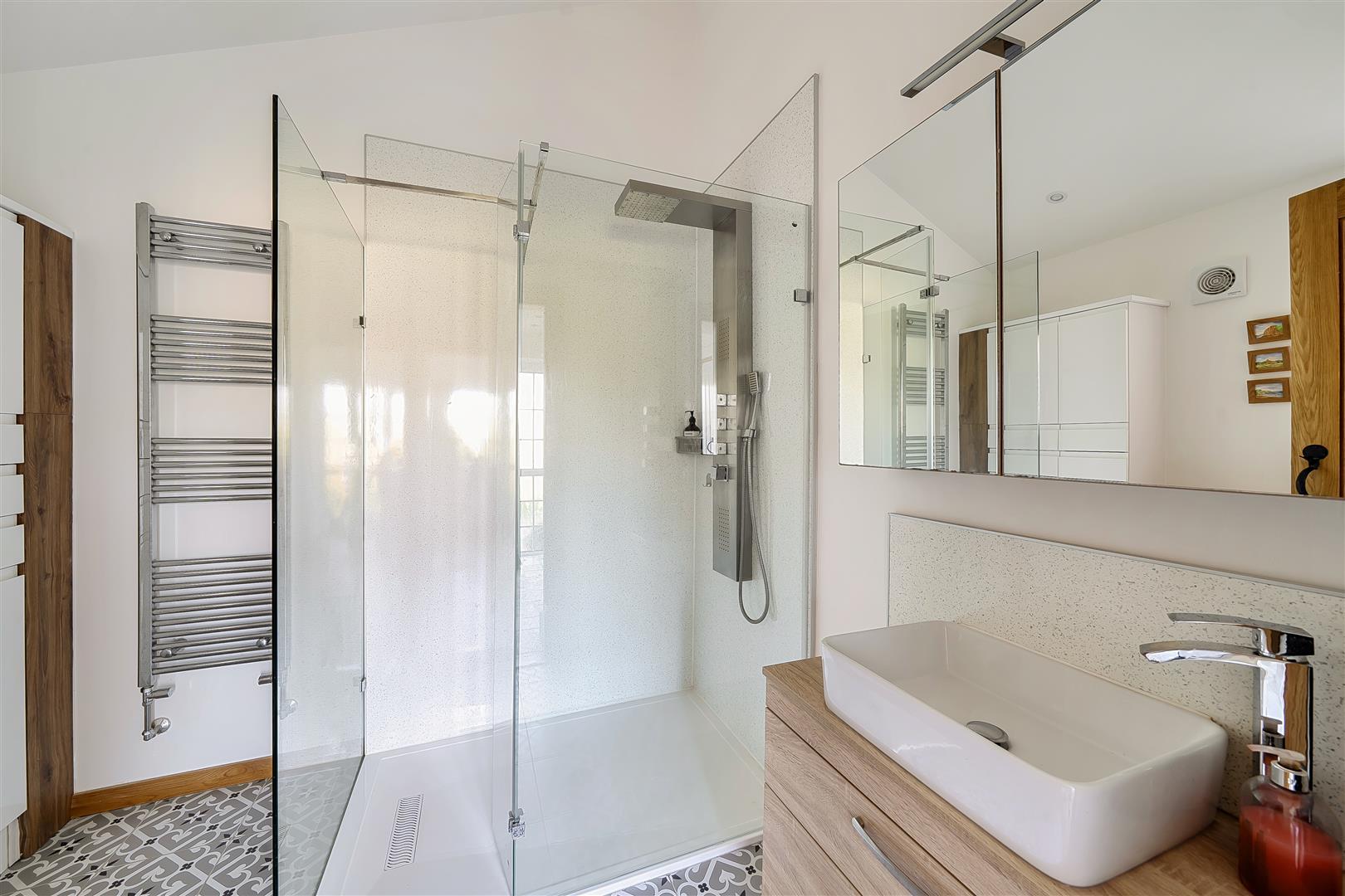 Property Image ead8bc3b-990b-4647-802f-a37381aa6ceb