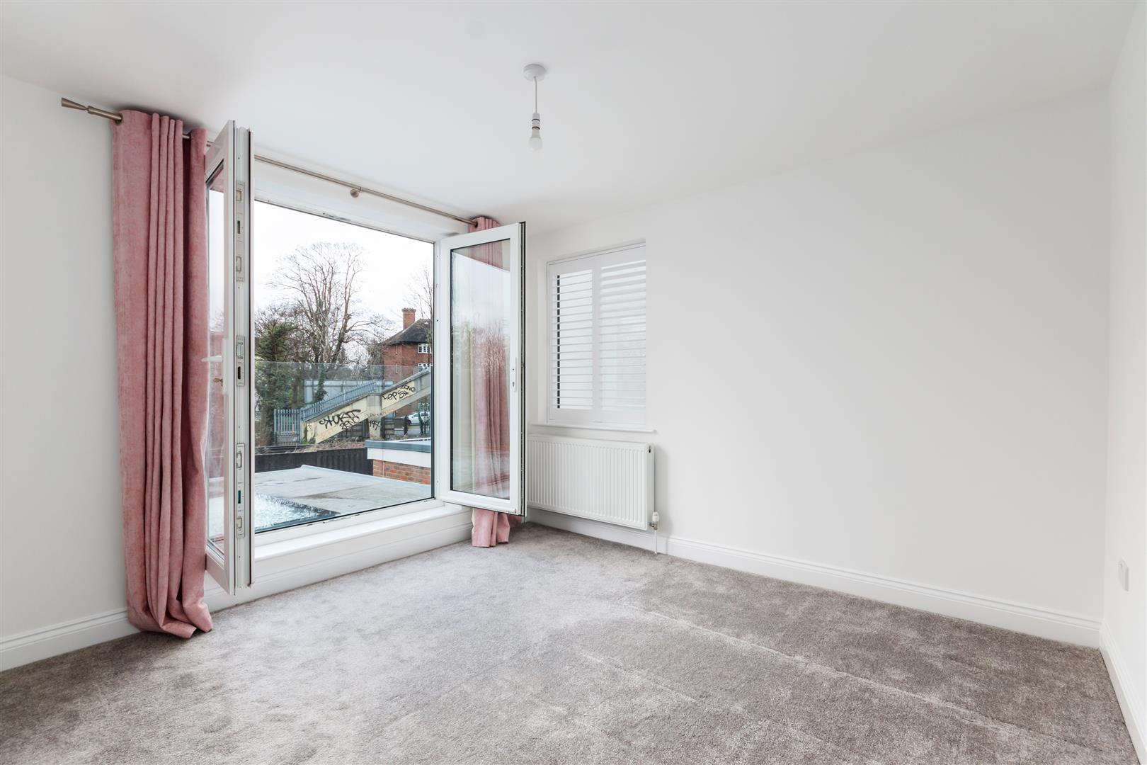 Property Image eb39fe74-0d1e-4e94-83a4-1cf27b415139